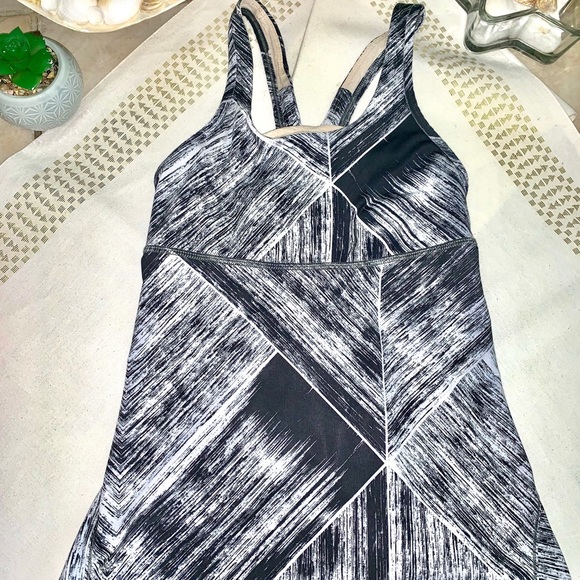 Black & white Lululemon tank top. Built-in bra - Picture 1 of 5